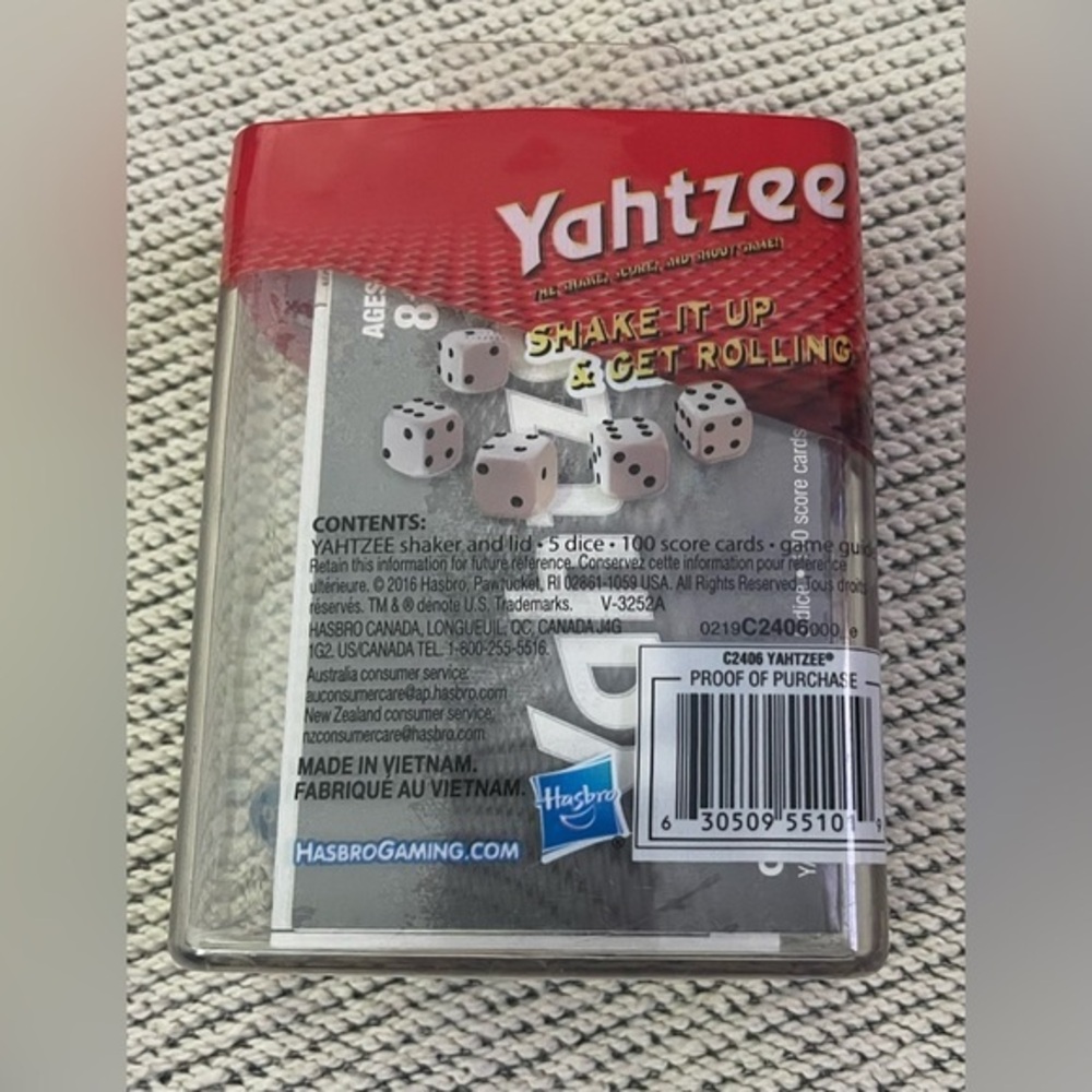 Yahtzee  - Travel Version Dice Game - Small Travel Size - Picture 3 of 7